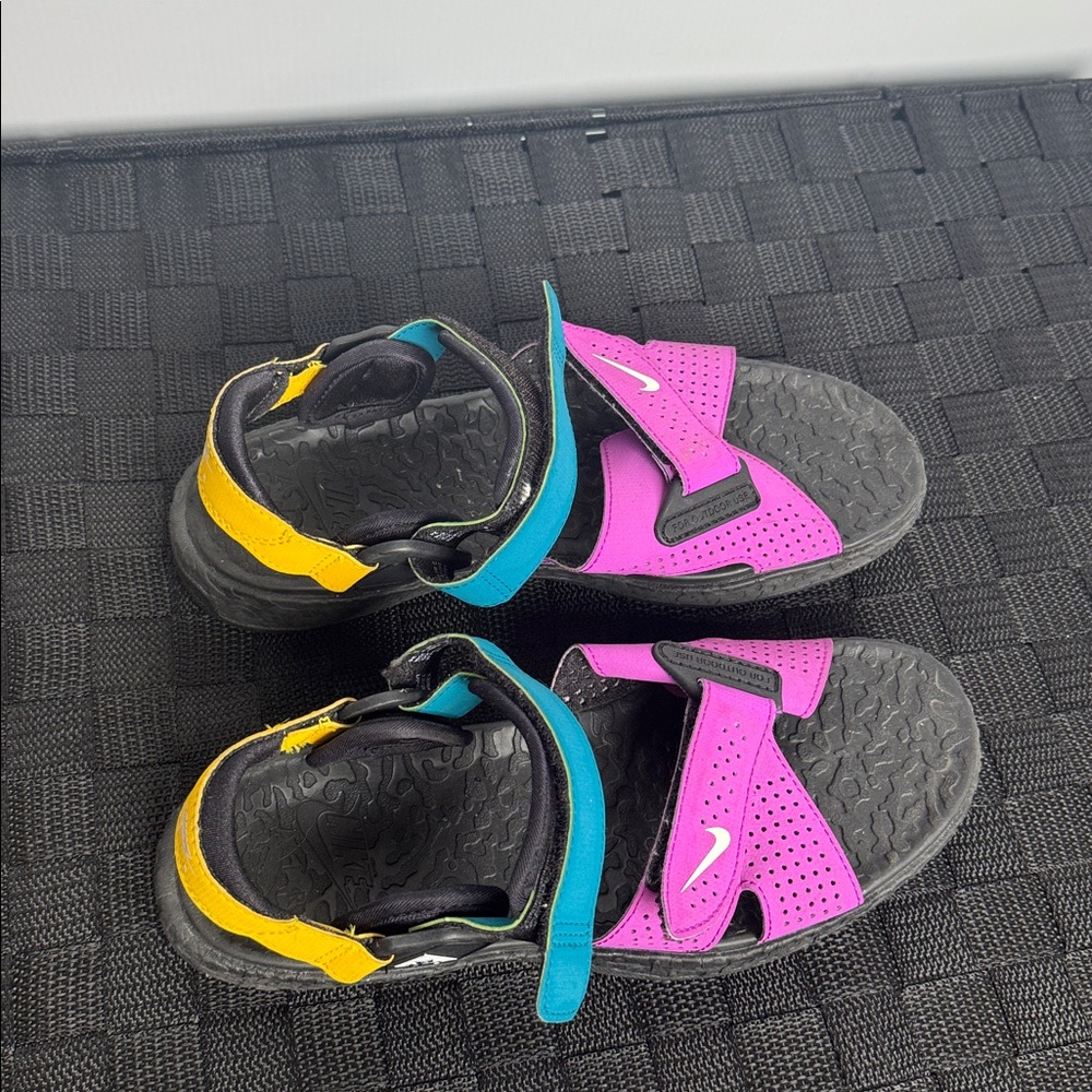 NIKE ACG AIR DESCHUTZ BLACk PURPLE Yellow SIZE 7 Sandals Water Shoes - Picture 5 of 6